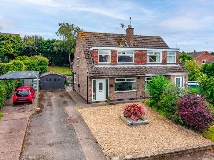 3 Bedroom Semi-Detached House For Sale In Valmont Avenue, Mansfield, Nottinghamshire, NG18