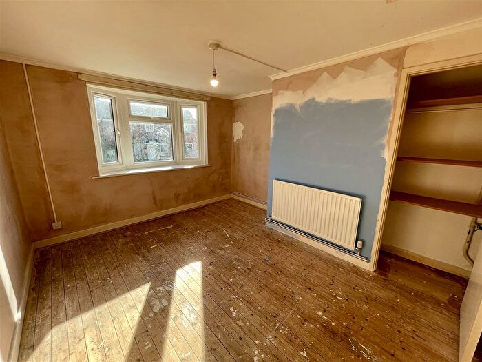 1 Bedroom Flat For Sale In Mayenne Place, Devizes, SN10