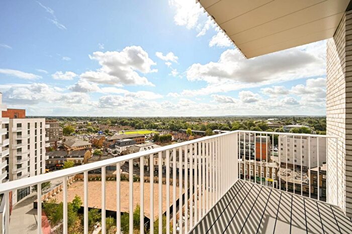 2 Bedroom Flat To Rent In Francis House, Maidenhead, SL6