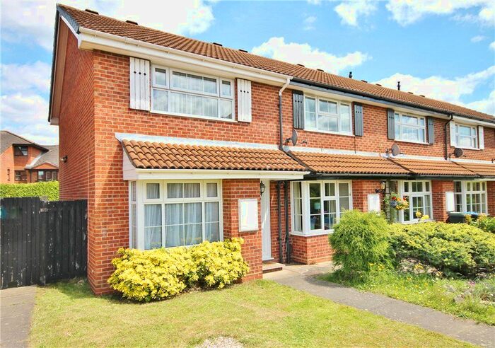2 Bedroom End Of Terrace House To Rent In Finlay Gardens, Addlestone, Surrey KT15
