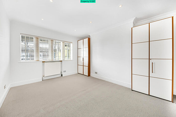 2 Bedroom Flat To Rent In Tudor Close, London, NW3