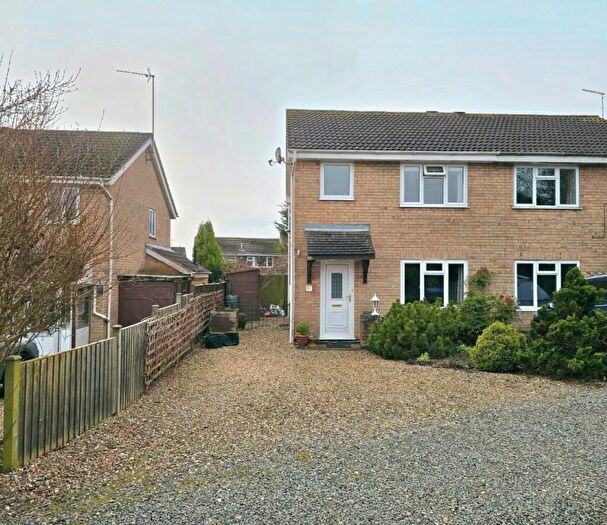 3 Bedroom Semi-Detached House For Sale In Phillips Way, Long Buckby, NN6