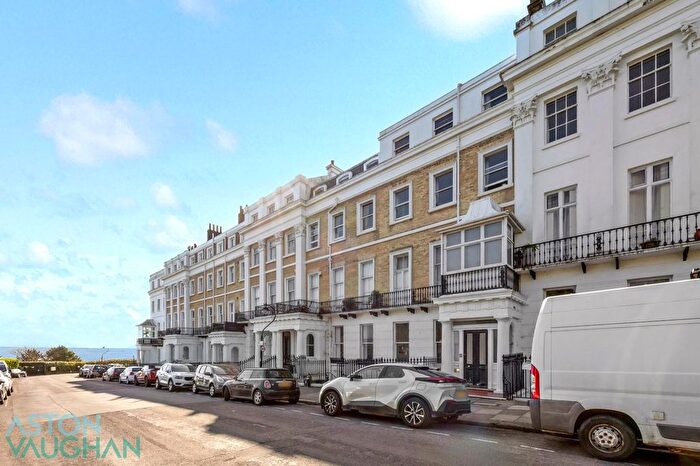 1 Bedroom Flat To Rent In Sussex Square, Brighton, BN2