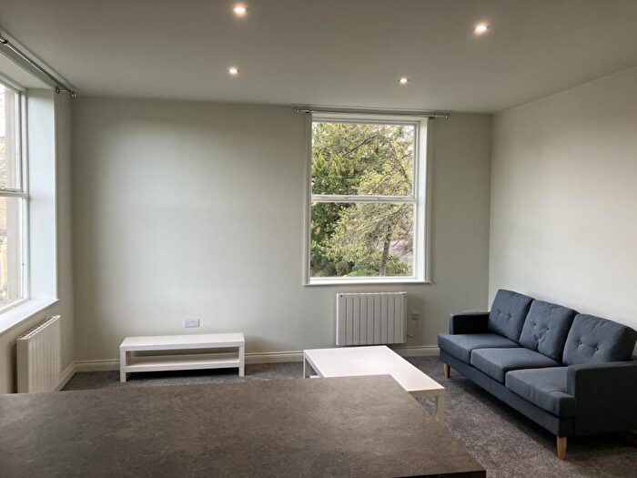 2 Bedroom Apartment To Rent In Edgerton Villa, - Edgerton Road, Huddersfield, West Yorkshire, HD3