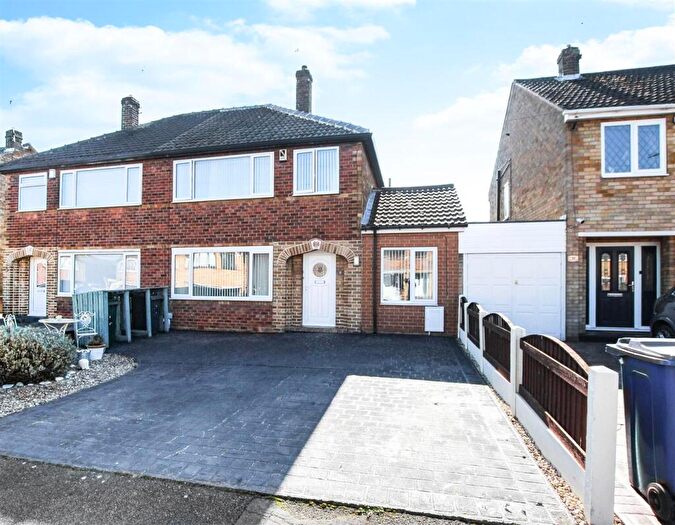 4 Bedroom Semi Detached House For Sale In Glastonbury Gate, Cusworth, Doncaster, DN5