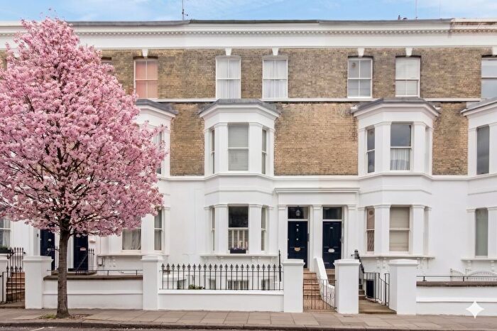 2 Bedroom Flat For Sale In Fernshaw Road, Chelsea, London, SW10