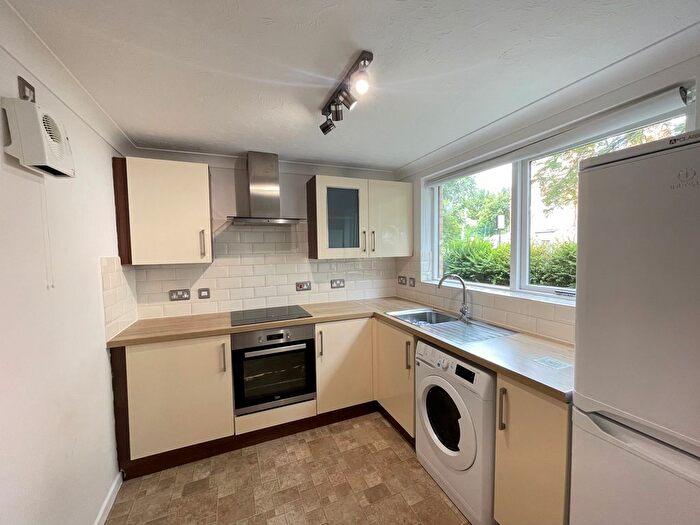 2 Bedroom Flat To Rent In Brook Court, London, E17