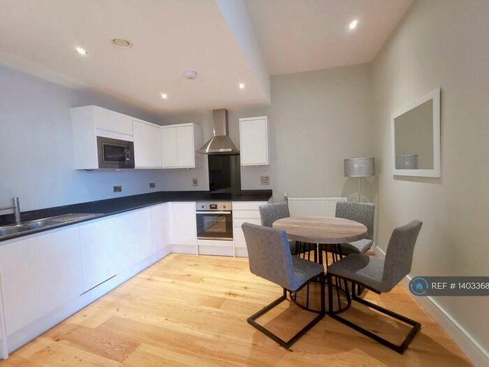 1 Bedroom Flat To Rent In The Crescent, London, SE8
