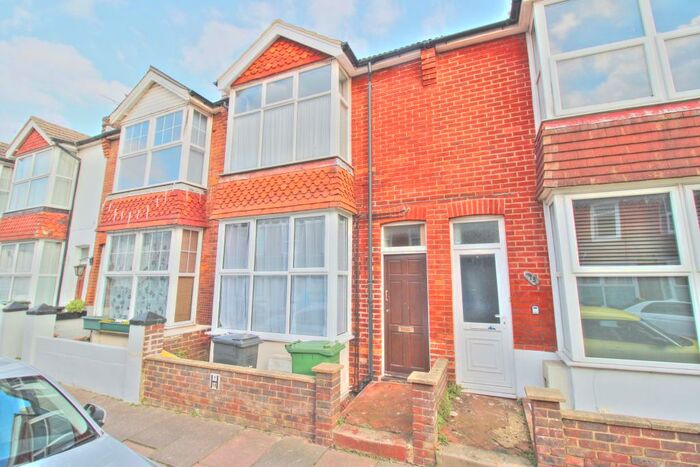 1 Bedroom Apartment To Rent In Dursley Road, Eastbourne, BN22