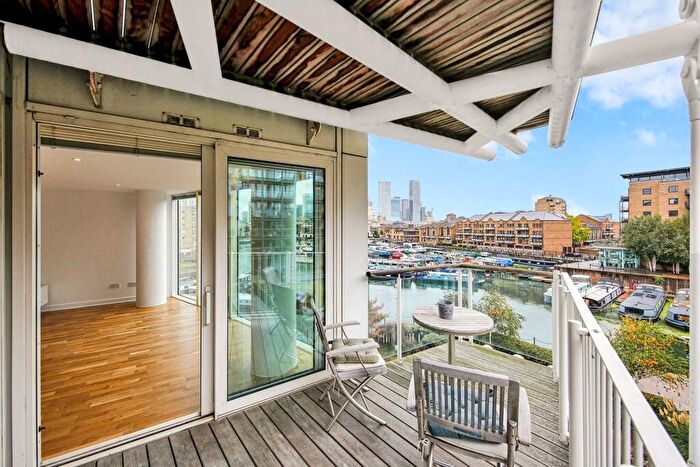 3 Bedroom Apartment For Sale In Berglen Court, E14