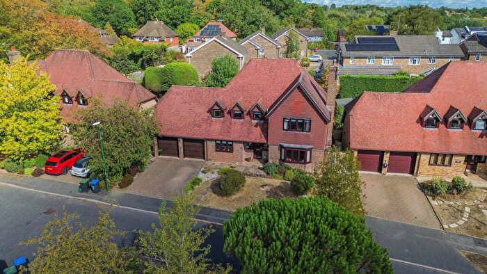 4 Bedroom Detached House For Sale In The Droveway, Haywards Heath, RH16