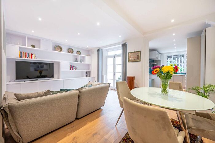 2 Bedroom Flat To Rent In Westbourne Gardens, Notting Hill, London, W2