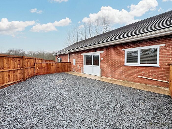 2 Bedroom Flat To Rent In Apartment, Bowland Lakes Leisure Village, Forton, Preston, PR3