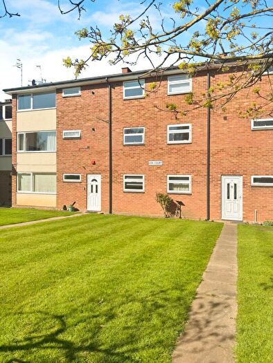 2 Bedroom Flat To Rent In Lea Court, Stratford-upon-Avon, CV37