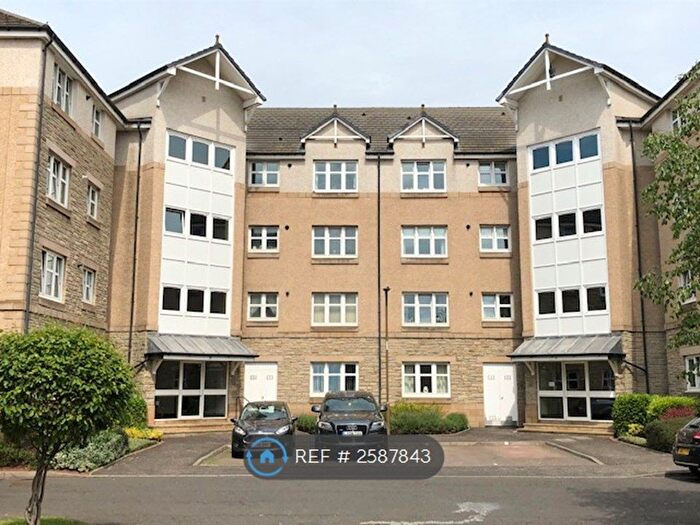2 Bedroom Flat To Rent In Meadow Place Road, Edinburgh, EH12