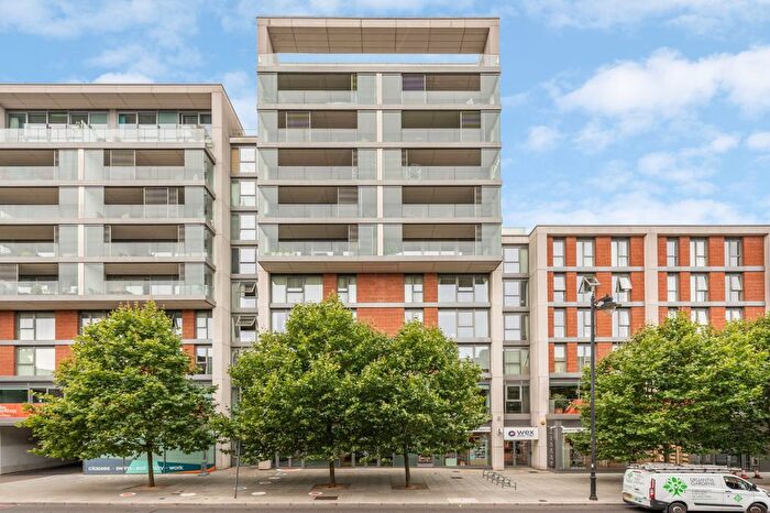 2 Bedroom Flat For Sale In Upper Richmond Road, Putney Hill, SW15