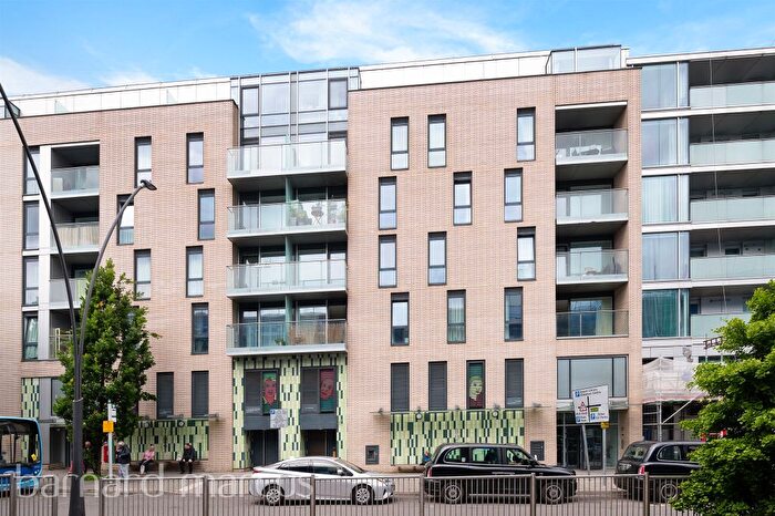 2 Bedroom Flat For Sale In Station Approach, Epsom, KT19