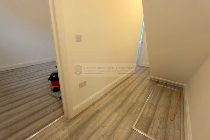 2 Bedroom Apartment To Rent In Barrett's Grove, London, N16