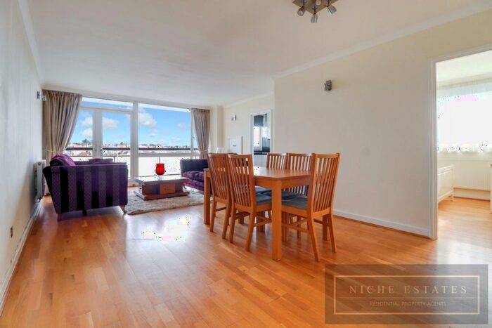 2 Bedroom Flat To Rent In Regents Park Road, London, N3