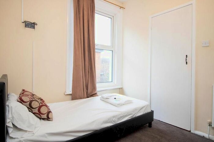 1 Bedroom Property To Rent In Howard Road, Shirley, Southampton, SO15