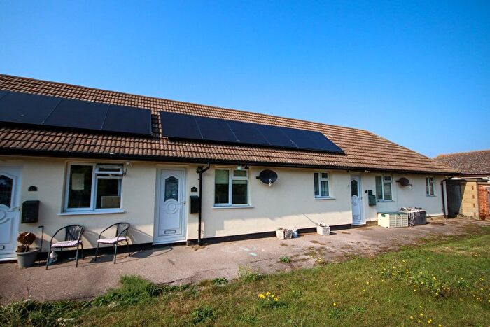 1 Bedroom Chalet To Rent In Brookside, Minster-On Sea, ME1