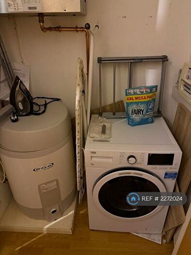 1 Bedroom Flat To Rent In Mann Island, Liverpool, L3