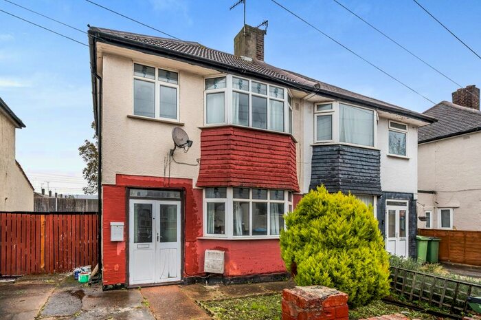 3 Bedroom Semi-Detached House To Rent In Bracondale Road, London, SE2