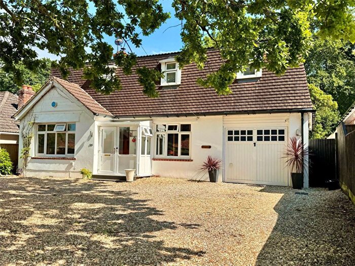 4 Bedroom Detached House For Sale In Manor Road, New Milton, Hampshire, BH25