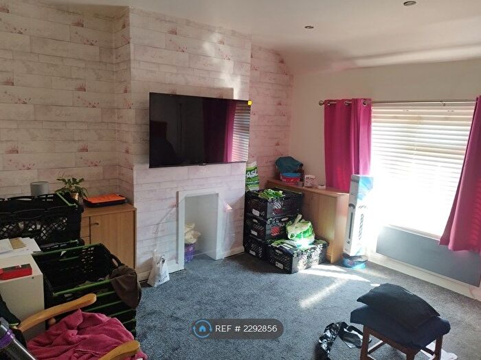 1 Bedroom Flat To Rent In Hereford Road, Weymouth, DT4