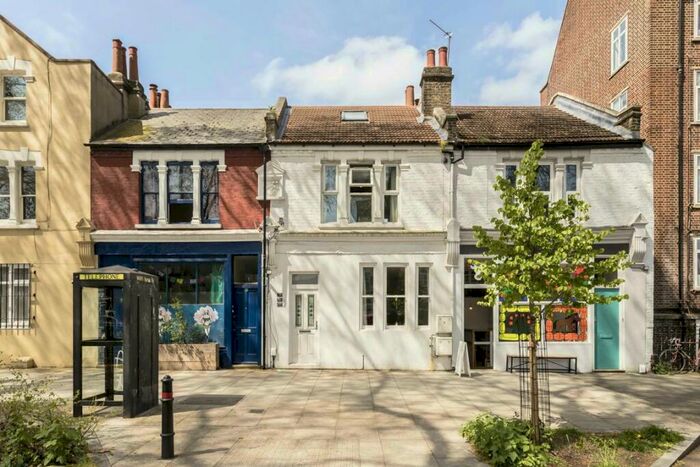 2 Bedroom Flat To Rent In Shacklewell Lane, Dalston, E8