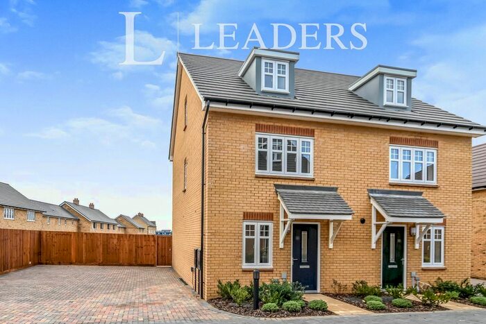 4 Bedroom Town House To Rent In Willowsway Road, Bedford, MK42