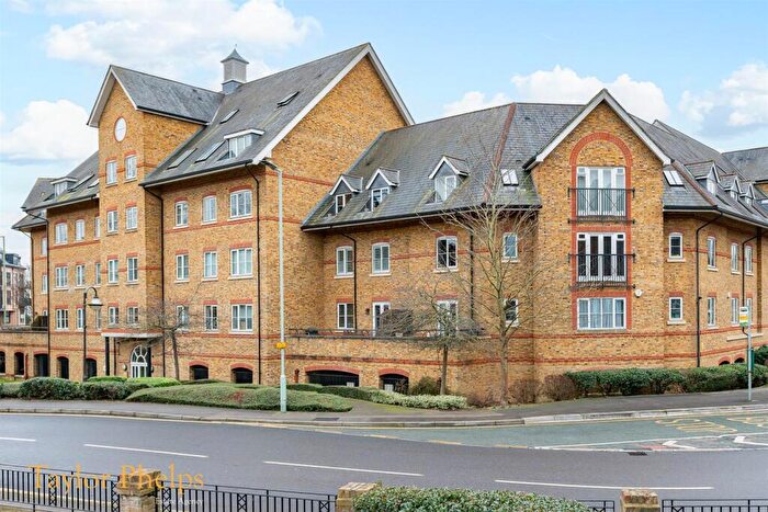 2 Bedroom Apartment For Sale In Stewart Place, Ware, SG12