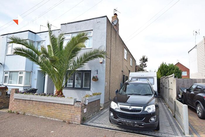 2 Bedroom Maisonette For Sale In Dudley Road, Clacton-on-Sea, CO15