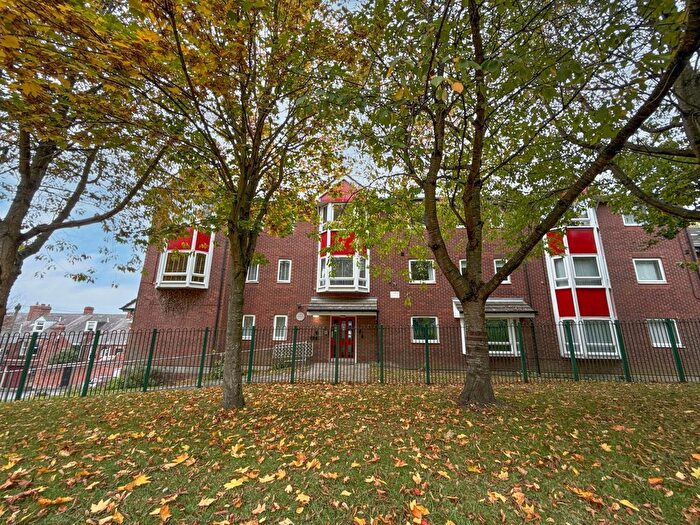 2 Bedroom Flat For Sale In Engine Lane, Low Fell, NE9