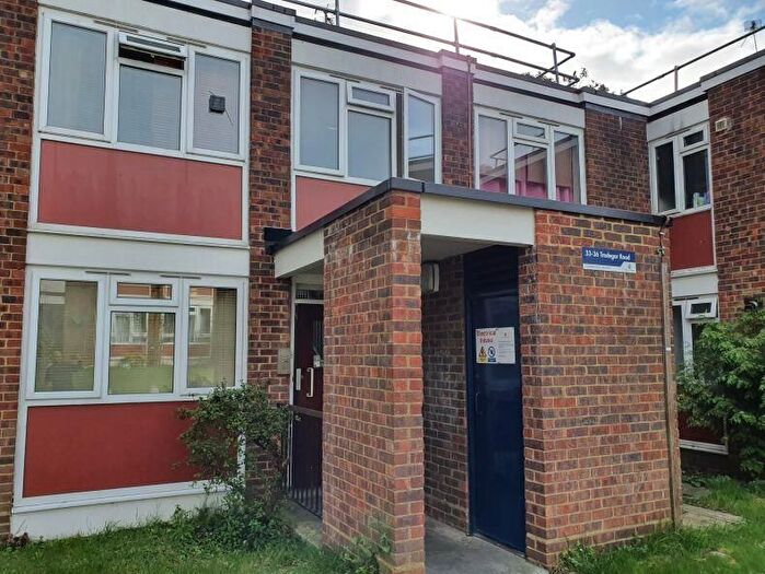 1 Bedroom Flat To Rent In Tredegar Road, London, N11