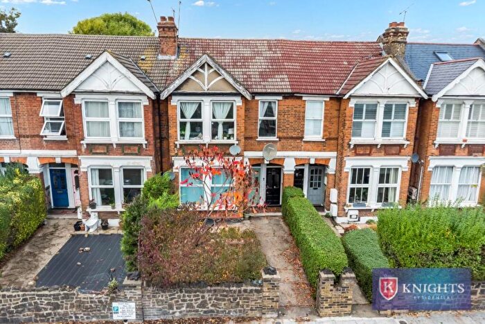 3 Bedroom Apartment For Sale In Lansdowne Road, Tottenham, London, N17