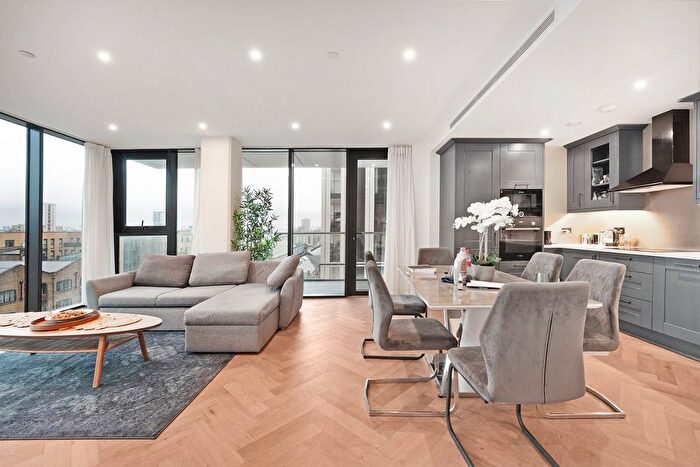 2 Bedroom Flat To Rent In Merino Gardens, London Dock, E1W