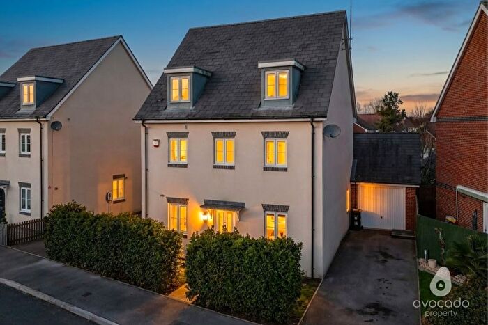 5 Bedroom Detached House For Sale In Tabby Drive, Three Mile Cross, RG7