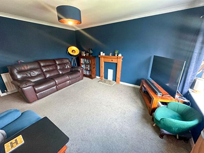 3 Bedroom Terraced House For Sale In Park Road, Cross Hills, BD20