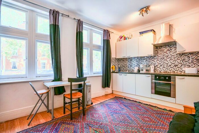 5 Bedroom Flat To Rent In Chiswick High Road, Chiswick, London, W4