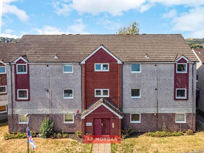 2 Bedroom Apartment For Sale In Longwood Road, Rednal, Birmingham, West Midlands, B45