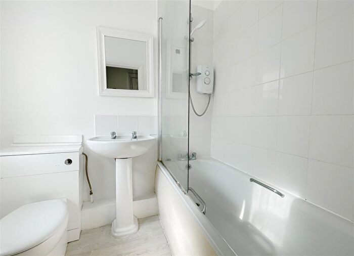 1 Bedroom Flat To Rent In Cavendish Place, Eastbourne, BN21
