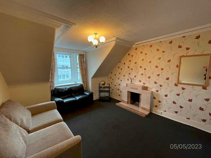 1 Bedroom Flat To Rent In Crown Street, Top Floor Right, Aberdeen, AB11
