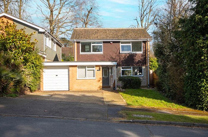 4 Bedroom Detached House For Sale In South Cottage Gardens, Chorleywood, WD3