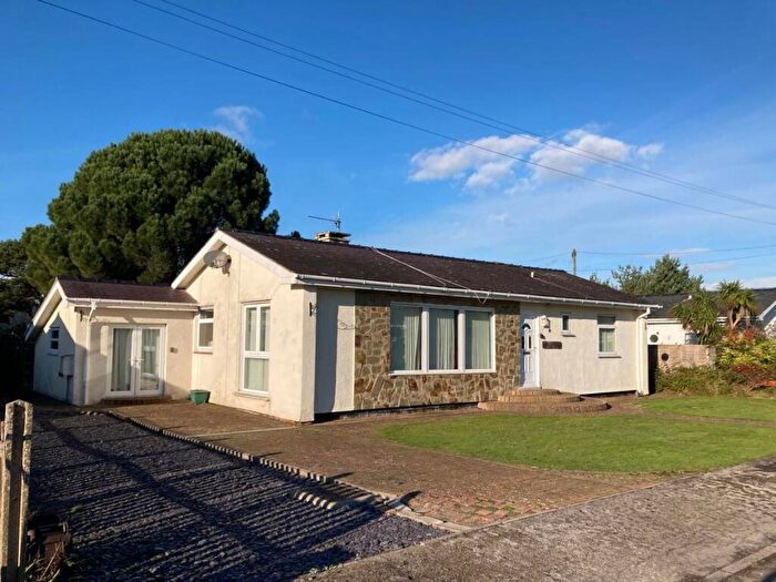 3 Bedroom Detached Bungalow For Sale In Morfa Bychan, LL49