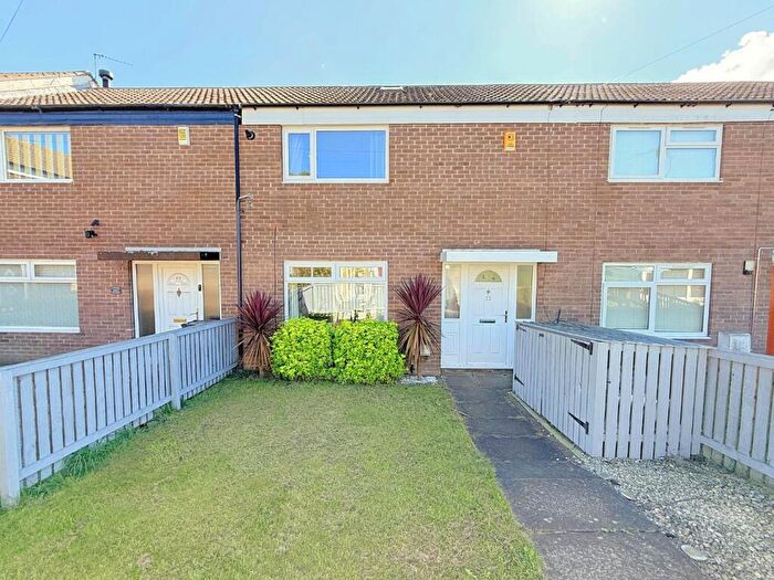 2 Bedroom Town House For Sale In Rossfield Approach, Bramley, LS13