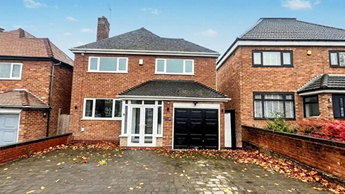 3 Bedroom Detached House For Sale In Colebourne Road, Birmingham, B13