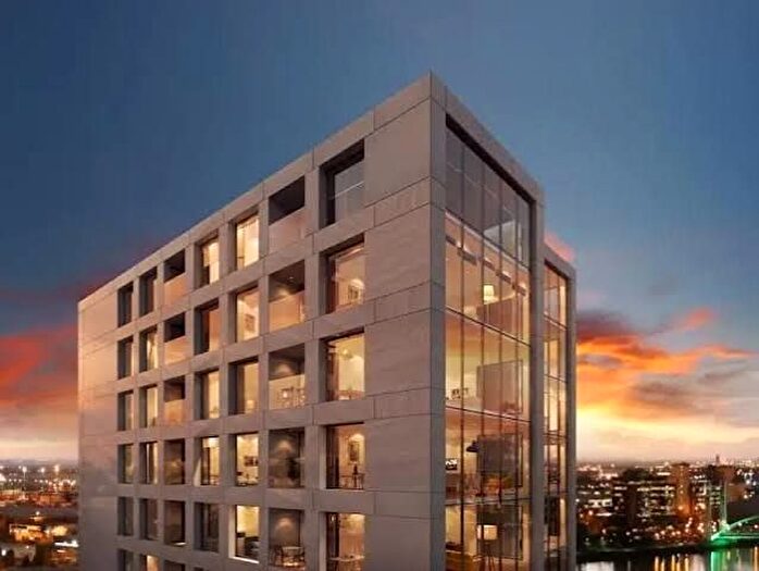 3 Bedroom Flat For Sale In Trafford Road, Salford, M5