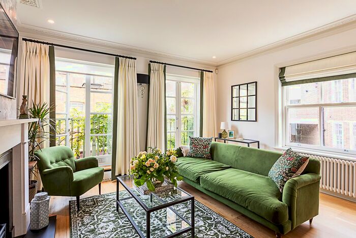 2 Bedroom Town House To Rent In Radnor Mews, London, W2