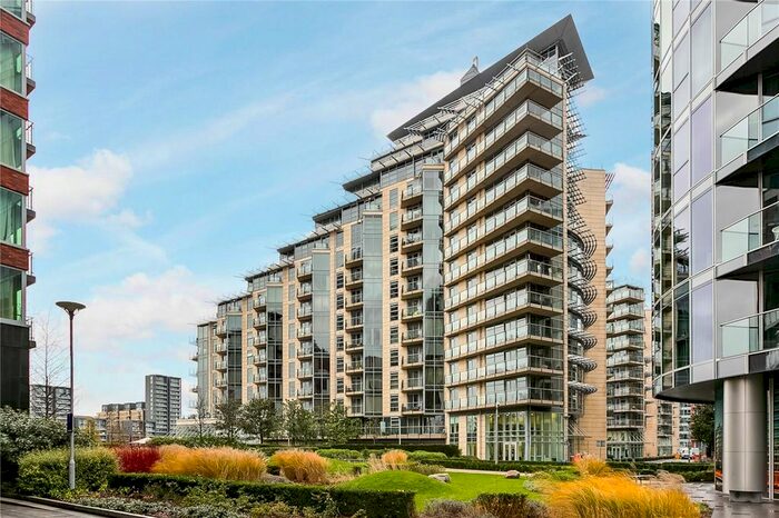 2 Bedroom Flat To Rent In Baltimore House, Juniper Drive, London SW18